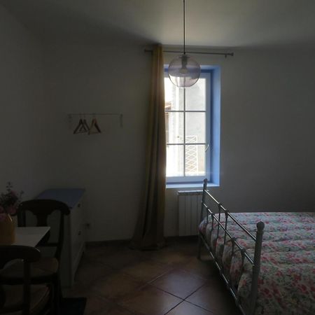 Auberge De La Petite Casserole Revest-des-Brousses Екстер'єр фото